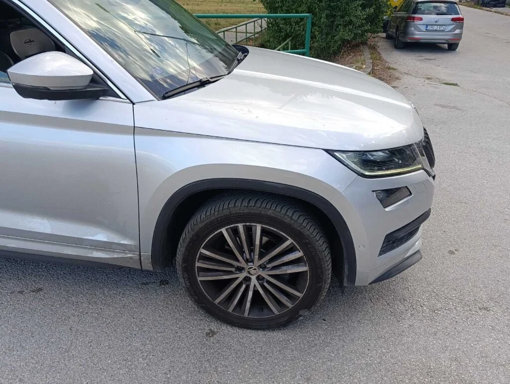 Škoda Kodiaq sa oštećenjem branika prije procjene u Autolakiranju Gloss